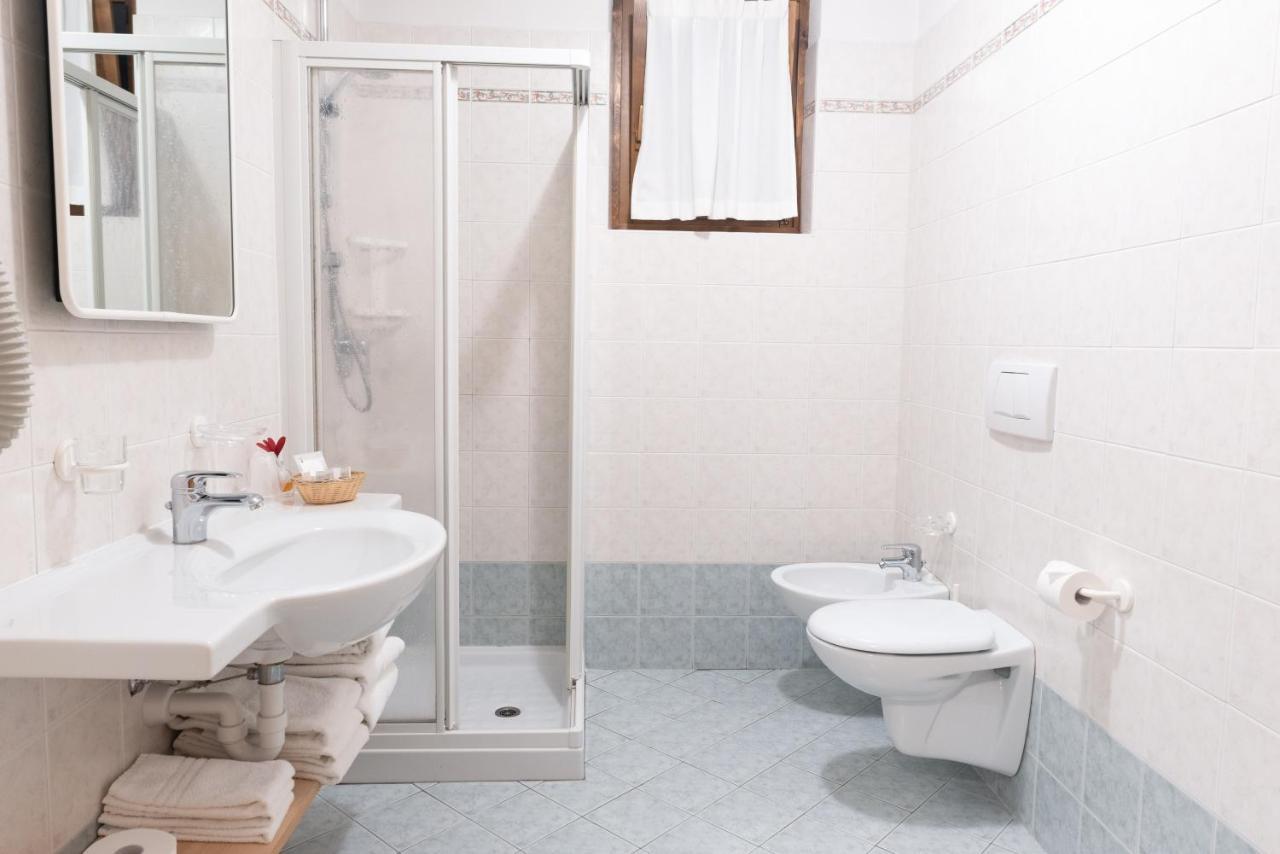 Hotel Garni Rin Da Rin Ливиньо Екстериор снимка