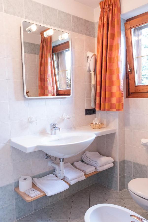 Hotel Garni Rin Da Rin Ливиньо Екстериор снимка